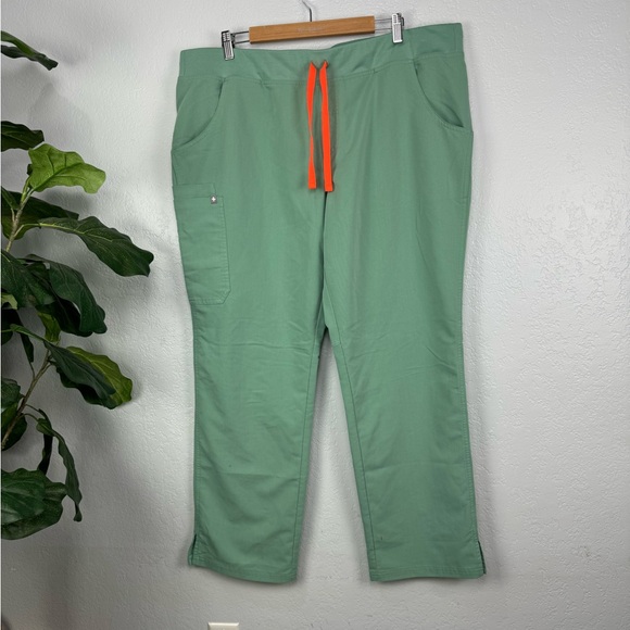 FIGS Women's Kade Cargo Scrub Pants Jade XXL - Picture 2 of 7